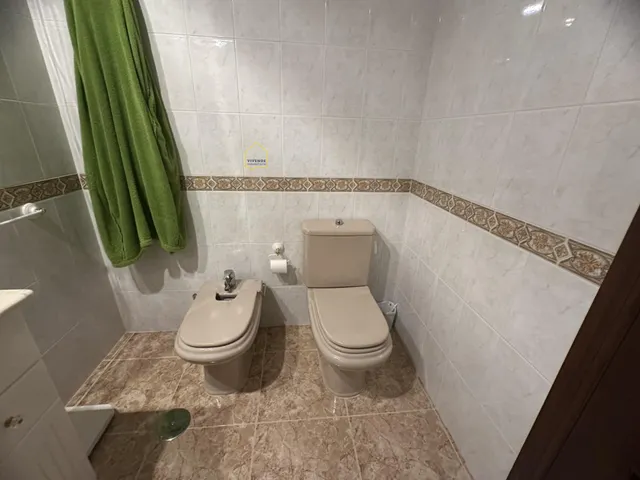 Piso de 4 dormitorios y garaje, cerca del centro de Salud San Diego. — 35