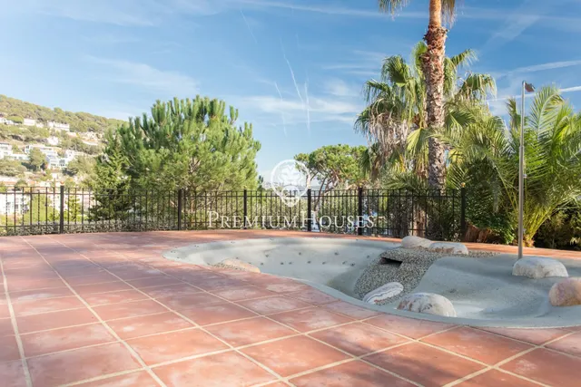 Casa en venta con bonitas vistas al mar en Cala Sant Francesc — 5