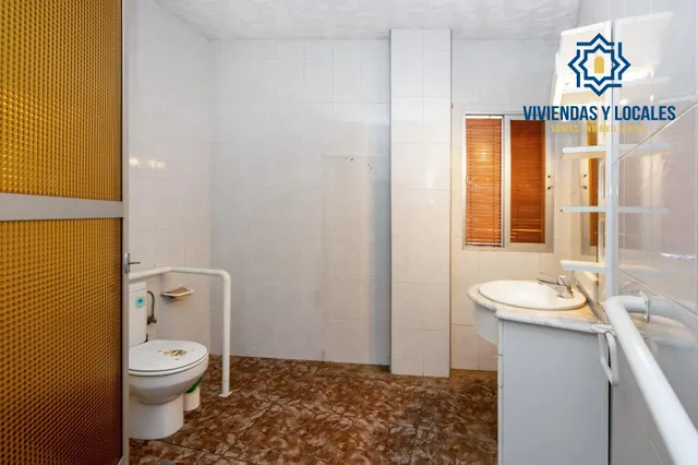 Edificio con gran potencial de desarrollo residencial en Zaidín – Granada — 21