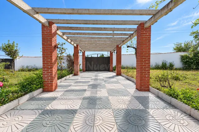 Casa reformada con piscina en parcela de 2.500 m2 (urbano y  - foto 3