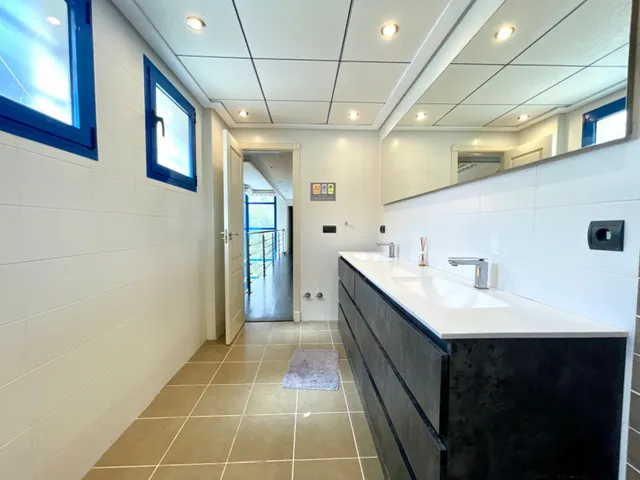 VILLA INDEPENDIENTE CON VISTAS A LA MONTAÑA EN ALTEA HILLS — 50