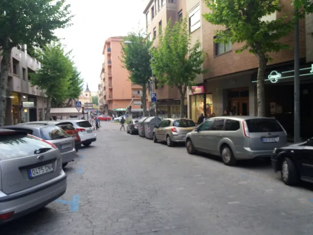 ALQUILER.-.GARAJE.-.CALLE MORILLO.-.24 METROS.- — 25