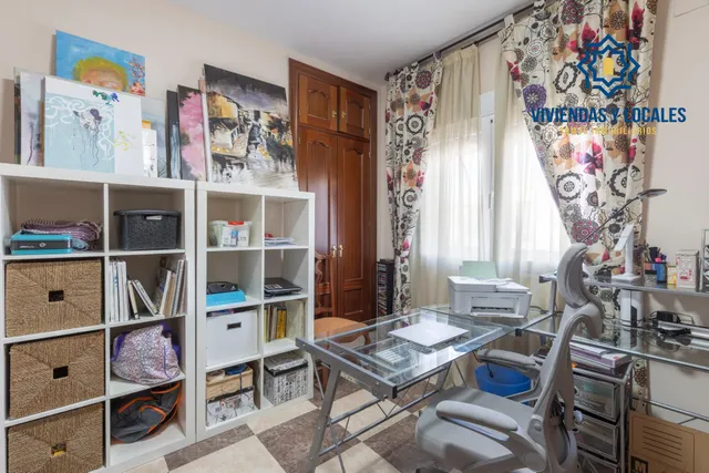 Casa en Armilla con terraza, patio y amplia cochera — 32
