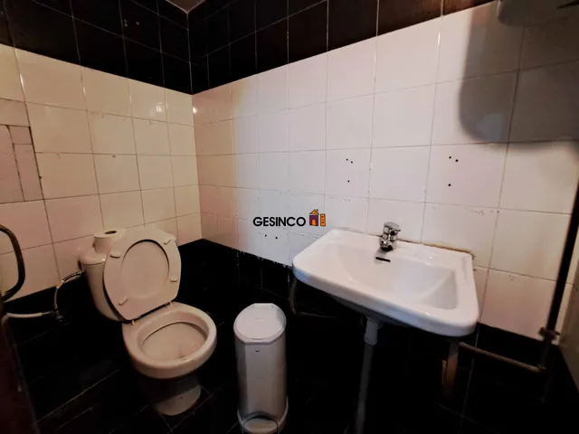 LOCAL COMERCIAL EN ALQUILER BIEN SITUADO EN LA ALAMEDA — 9
