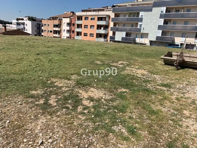 Solar en alcarras para edificar. — 13