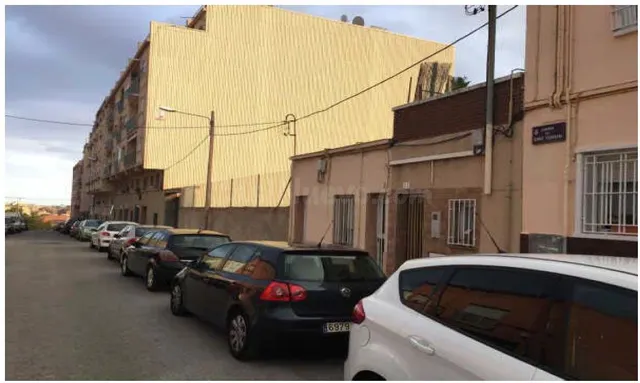 Se vende Casa Adosada OKUPADA en Sant Ferran 31 Terrassa, (B