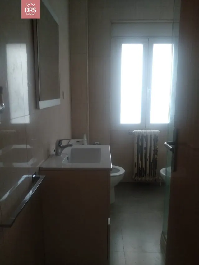 PISO EN PLENO CENTRO, CL MARTINEZ VILLENA AL LADO DEL ALTOZANO — 35