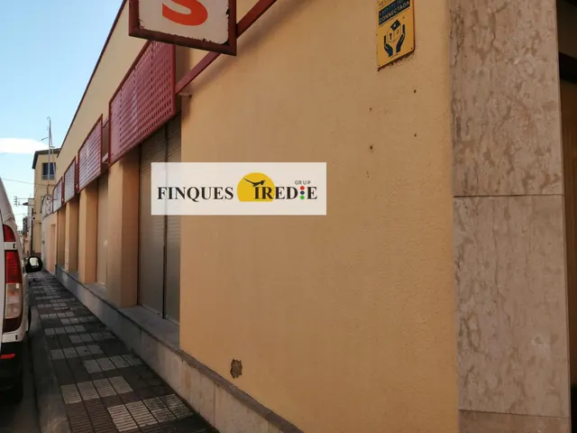 Local Comercial en L’ Aldea, Tarragona. — 6