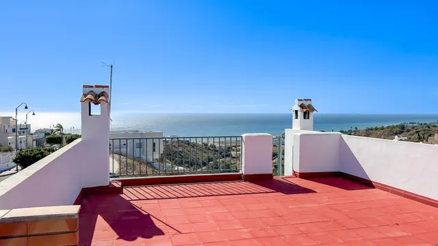 CASA ADOSADA DE ESQUINA EN ALMAYATE-MÁLAGA — 26