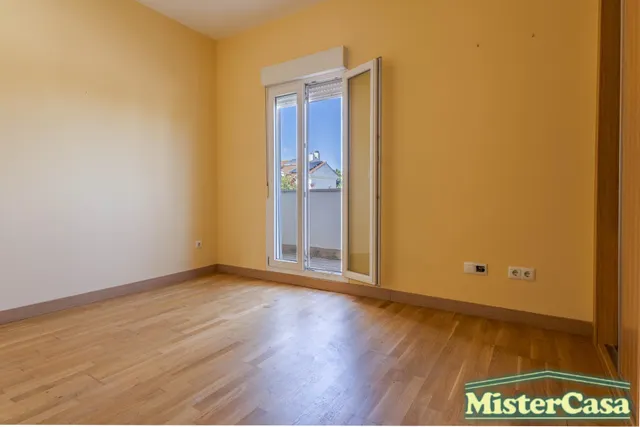 Exclusiva casa pareada de 4 dormitorios con sotano junto al campo de golf — 20