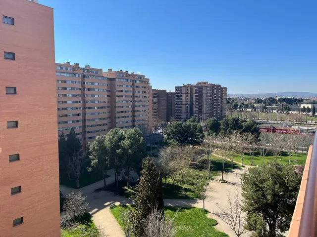 Amplio y Luminoso Piso en Romareda con Vistas al Parque ✨ — 6