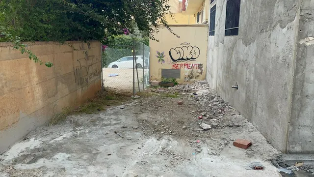 ¡Oportunidad Inversores! Terreno Urbano Residencial de 394 m2 en Carlos Haya, Málaga — 10