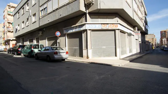 Local amplio zona Cruz de los Caídos — 2