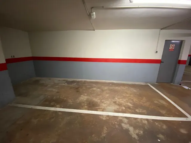 Plaza de parking en venta en el centro de Sabadell — 2