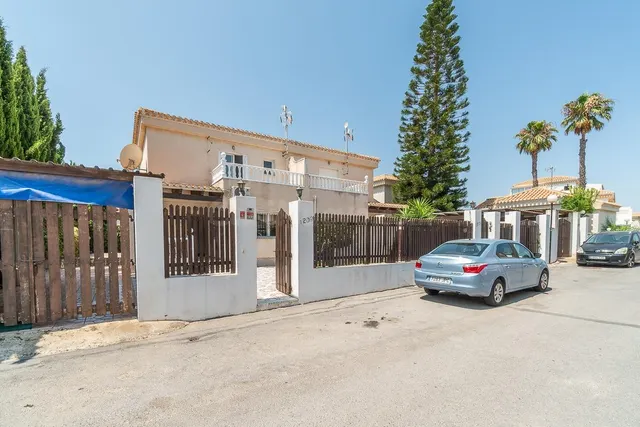 Chalet pareado en Playa Flamenca - foto 5