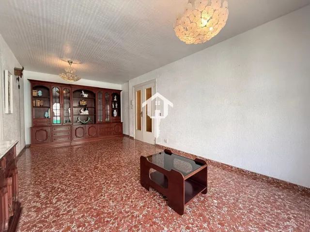 Piso en venta en Alicante. 85m2, 3 habitaciones, 1 baño con bañera, tercera planta con ascensor. zona de campoamor — 6