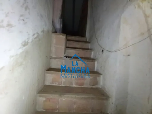 *53.000€* inmobiliaria la mancha vende casa con patio en Barrax ( Albacete ). — 35