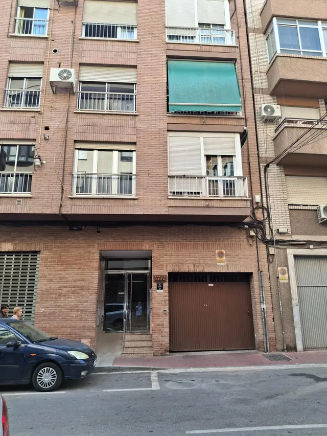 Se alquila garaje en Santa María de Gracia junto Escuela de Idiomas — 6