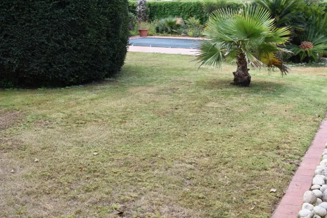 Chalet con piscina, jardín y 2 almacenes grandes cerca de la playa Vinaròs. — 19