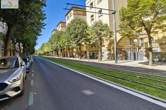 ¿PAGAR ALQUILER O INVERTIR? PISO JUNTO A LAS UNIVERSIDADES--67m2-Amplia Cocina-Salón-2hab-Baño con ducha — 35
