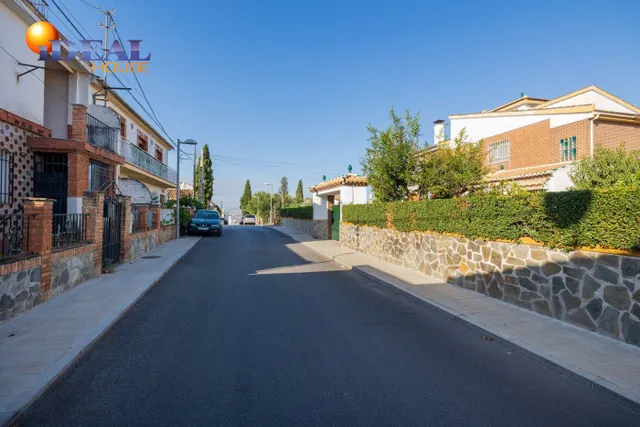 Compra tu parcela para hacer la casa de tus sueños a 5 min de Granada. Huétor Vega — 18