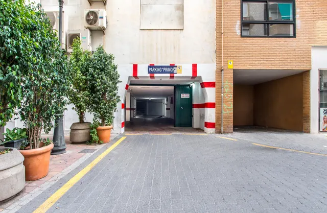 Plaza de Garaje en el Paseo Rosales — 3
