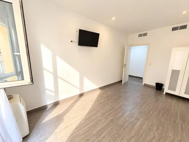 Exclusiva oficina de 153 m2 en pleno centro histórico de málaga, junto a la Catedral — 44