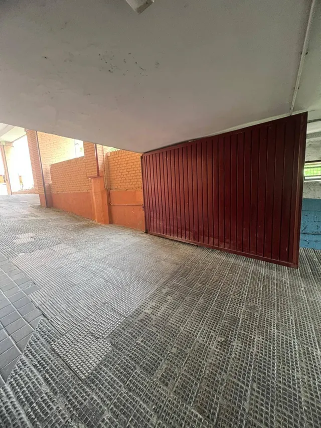 ¡Oportunidad única! Se vende plaza de garaje y de fácil maniobra con excelente ubicación — 6