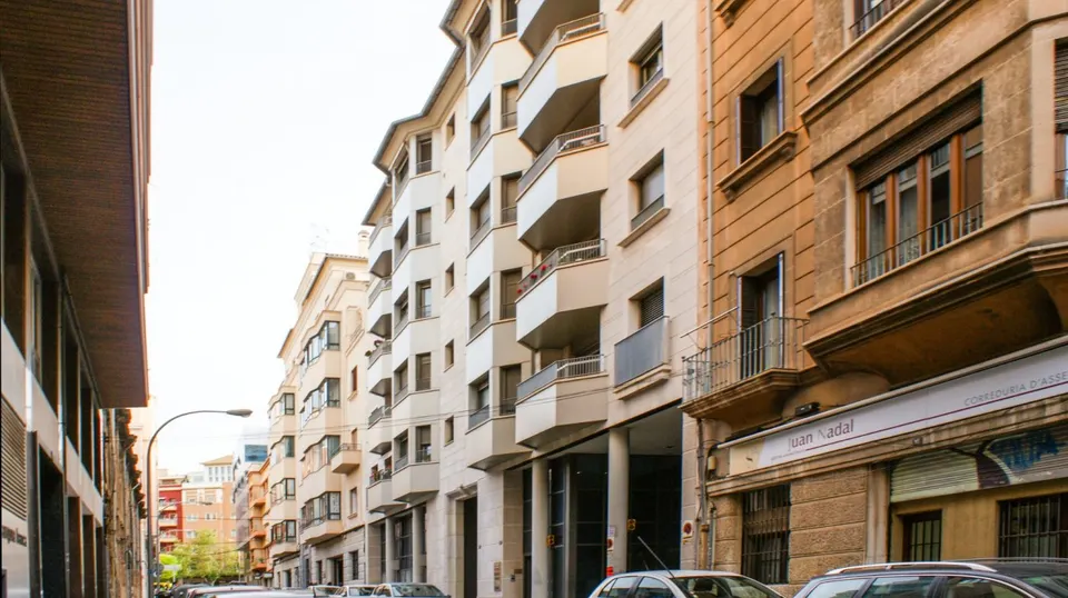 Piso en venta de cuatro habitaciones, zona Plaza Patines Palma