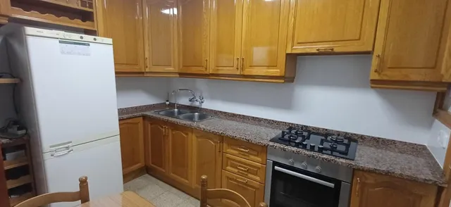 4 habitaciones, tranquilidad y parking propio,  a 5 minutos andando de la estación de Girona — 10