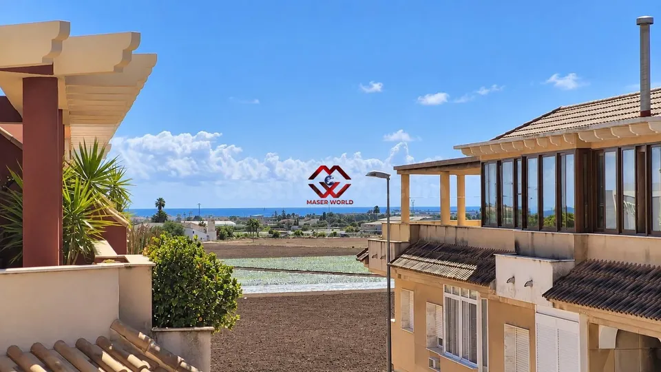 Exclusiva Planta Baja de 4 Dormitorios con Espectacular Terraza de 80 m2 en Pilar de la Horadada