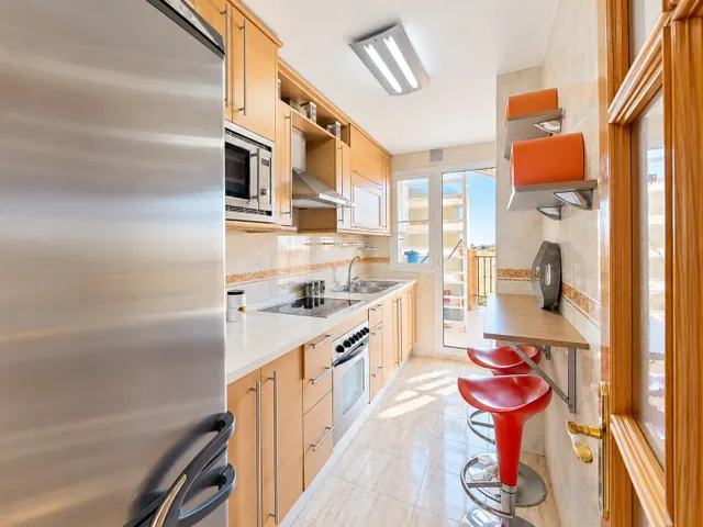 Bonito piso exterior y luminoso de dos dormitorios, baños y aseo en Albolote junto al metro y con plaza de garaje — 15