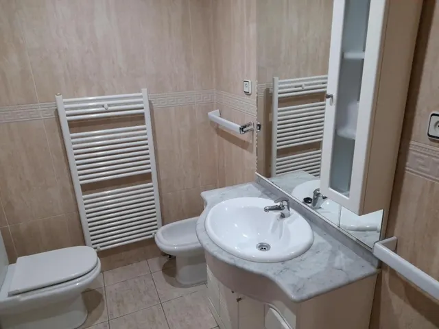 Pisazo de esquina en pleno centro — 24