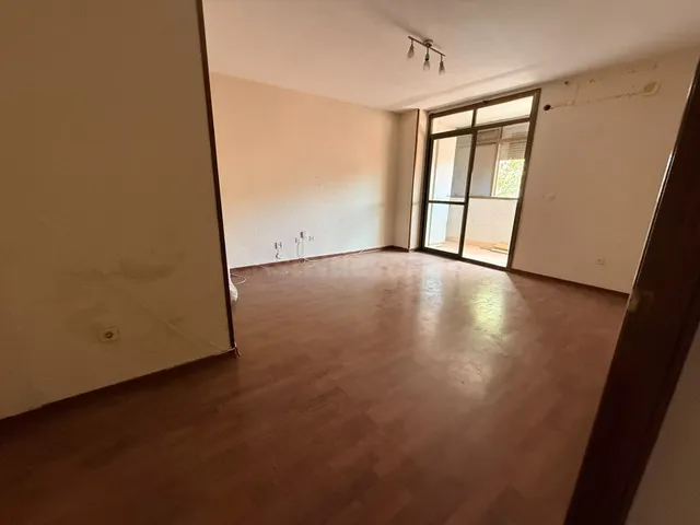 Piso de 3 dormitorios y un baño en Valdepasillas — 3