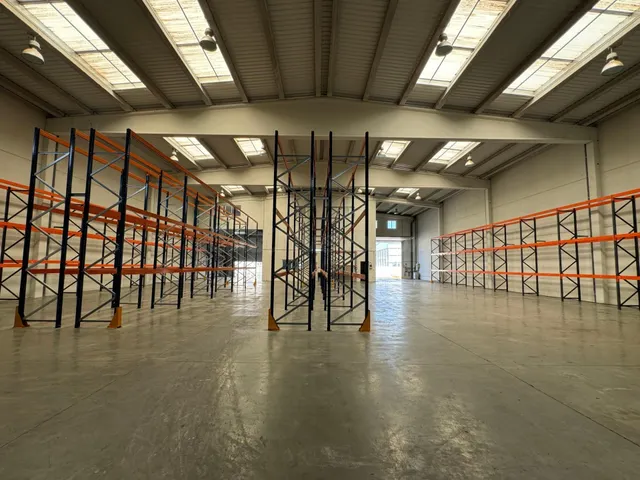 ICO680023 - NAVE INDUSTRIAL DE 2041M2 EN EL POLÍGONO DE COTE - foto 3