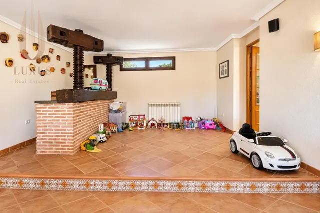 VILLA MEDITERRÁNEA CON GRAN PARCELA, PISCINA Y ESPACIO PARA TODA LA FAMILIA ☀️ — 43