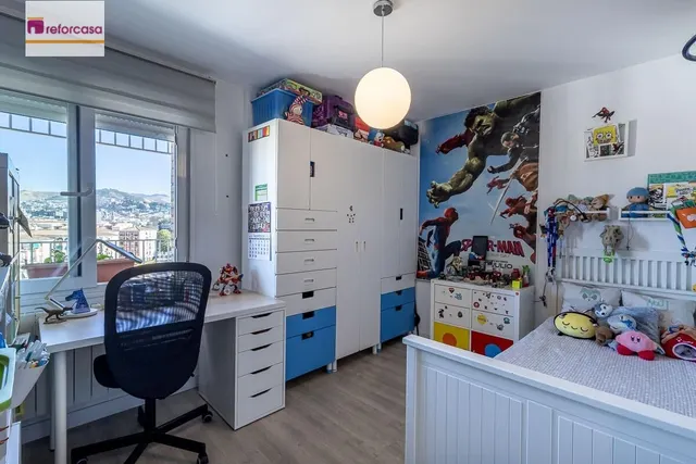 PISO REFORMADO CON VISTAS PANORÁMICAS A UN PASO DEL CENTRO DE GRANADA — 27
