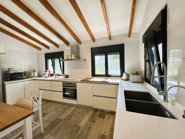 EXQUISITO CHALET A UN PASO DE LA PLAYA Y EL CASCO URBANO — 22