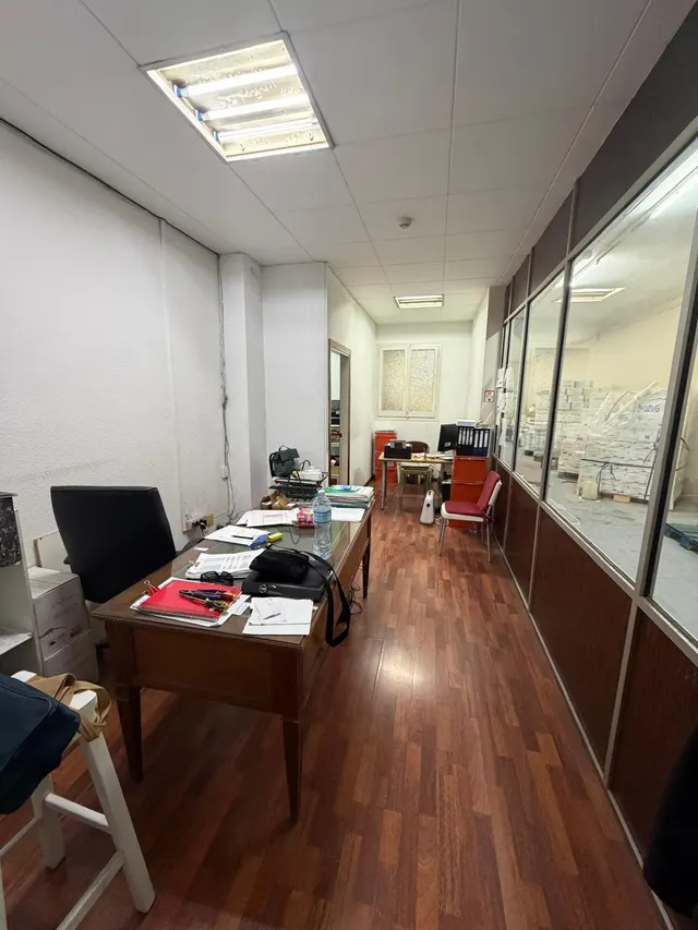 LOCAL EN VENTA EN ESPLUGUES DE LLOBREGAT — 7