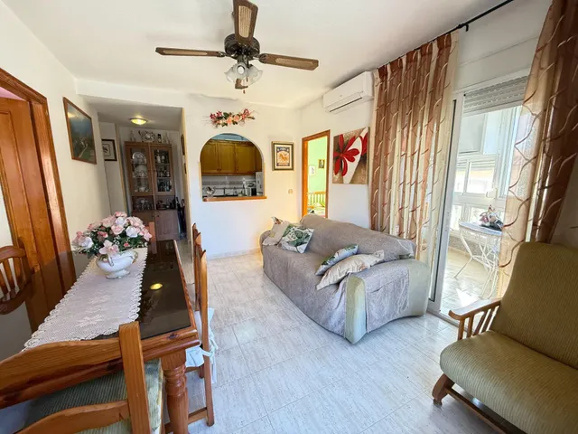 Apartamento en esquina de 2 dormitorios a 500 m de las piscinas naturales en Torrevieja!!! — 7