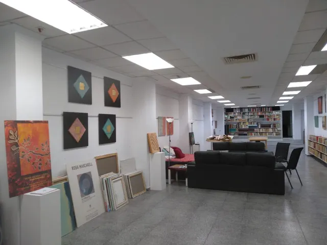 Amplio Local Comercial en el Corazón de Gandía — 7