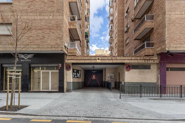 Plaza de Garaje en Arabial — 11