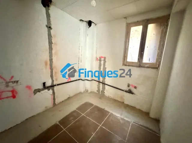 OPORTUNIDAD ÚNICA EN EL CENTRO DE MANRESA – IDEAL INVERSORES - foto 5