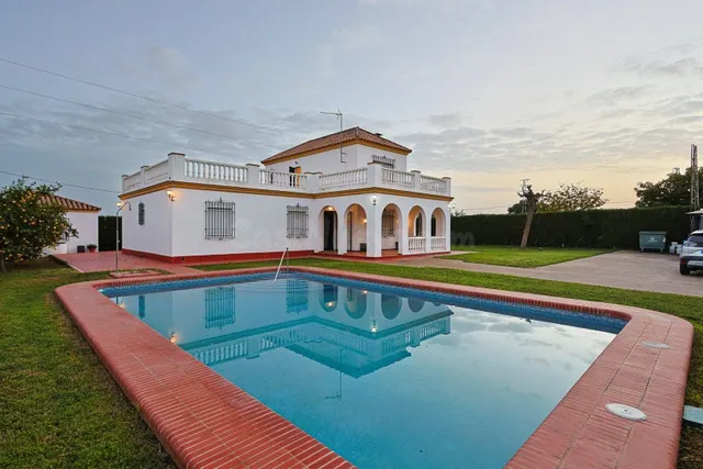 Exclusiva propiedad independiente en venta en Sanlúcar la Ma - foto 2