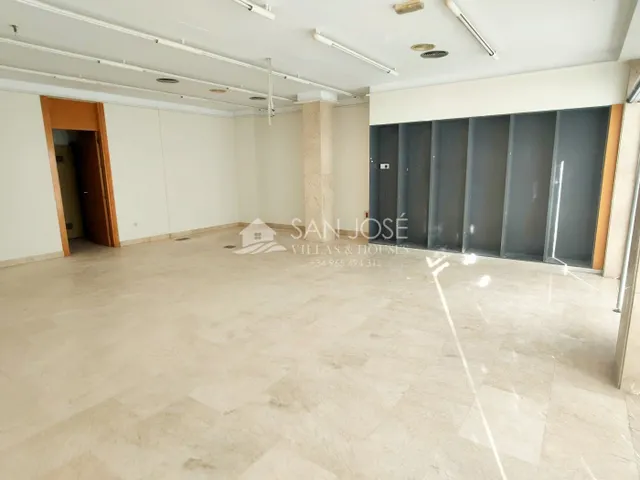 OPORTUNIDAD EN VENTA DE LOCAL COMERCIAL EN ASPE EN ZONA DEL PARQUE DOCTOR CALATAYUD — 5
