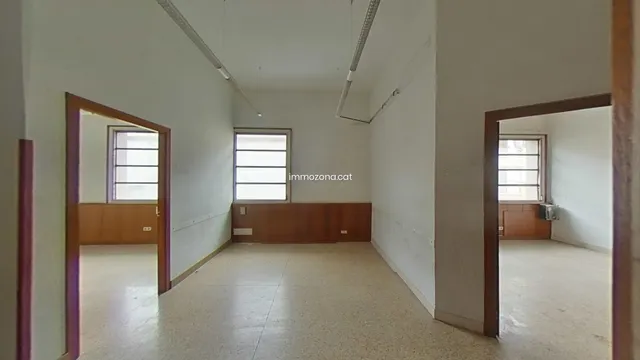 2 LOCALES DE 821 M2. EN TOTAL, FIGUERES — 41