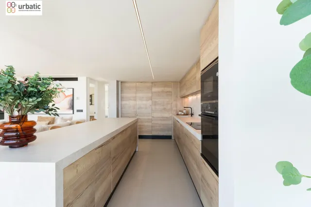 Exclusivo Apartamento Reformado en Primera Línea de Playa en - foto 4