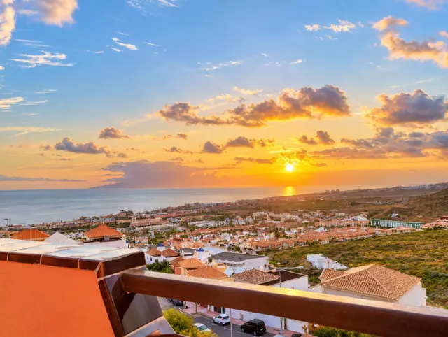 ## Apartamento de 2 dormitorios con gran terraza y espectaculares vistas al mar en Torviscas — 24