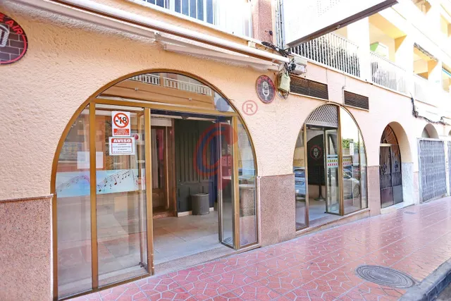 LOCAL EMBLEMÁTICO CON NEGOCIO EN FUNCIONAMIENTO A 150 METROS DE LA PLAYA – GUARDAMAR DEL SEGURA — 6