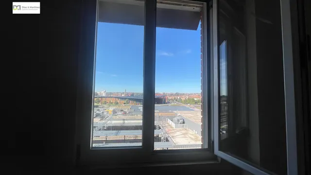 PISO AL LADO estación RENFE — 9